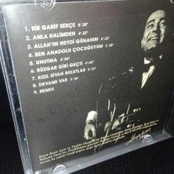 Cd Kayahan benim Penceremden albümü. Orijinal. Raks 1995 kırmızı bandrollü dönem baskı. Disk Tertemiz. Kartonette yazı var