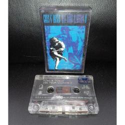 Kaset guns n roses use your illusion 2. Orijinal