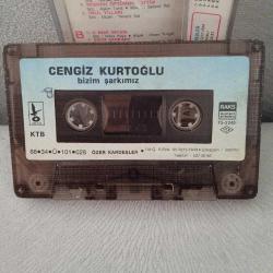 Kaset Cengiz Kurtoğlu Bizim şarkımız albümü. Orijinal 1988 Kağıt Baskı.