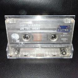 Kaset dire straits on the night albümü. Kartoneti yok. Baştan sona dinlendi sorunsuz çalışıyor