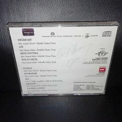 Cd Sezen Aksu Git albümü. Dinlemeyi etkilemeyen çizikler var