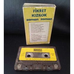 Kaset Fikret Kızılok Zaman Zaman albümü. Yonca 1982 özel kapaklı NADİR baskı. kasette yazı var. Baştan sona dinlendi sorunsuz