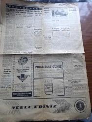 Cumhuriyet Gazetesi - 5 Ekim 1958 - Dikkat Edilecek Nokta Yazan Nadir Nadi Başmakale - Başbakan Adnan Menderes Diyanet İşleri Reisi Eyüp Sabri Hayırlıoğlu fotoğraf - Diyanet İşleri Reisi Eyüp Sabri Hayırlıoğlu'nun İstifası Bekleniyor -   Adnan Menderes İETT'nin Zamlarını Fazla Buldu - Dumlupınar Denizaltısı'na Dalış - Devlet Tiyatroları İçin Verilen Yeni Kararlar - İnkılapların Banisi Atatürk Eyüp Sabri Hayırlıoğlu'nun Karşısına Dikiliyor - Osmanlı Donanmasının Tarihinde Karanlık Sayfalar Yazan Cemalettin Saraçoğlu Yazı Dizisi - De Gaulle'ün Sabrı Yazan Hasan Ali Yücel Köşe Yazısı - Otobüste Harem Ve Selamlık - Haftanın Şakaları Yazan Burhan Felek - Eğlenceler Köşesi - İsrail Ormanlarının Robin Hood'u Derleyen M. Kenan Kan Yazı Dizisi - 1958 1959 Yunus Nadi Armağanı Röportaj Müsabakası Gari Köyü Yazan Eldem Ergenekon - Fenerbahçe Beşiktaş 15.15 de Karşılaşıyor - Fenerbahçe Kaptanı Naci Erdem - Basın Toplantısında Orhan Şeref Apak Dedi Ki Hakemlerimiz Beklenen Başarıyı Gösteremediler