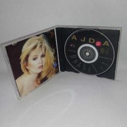 Cd Ajda Pekkan, Ajda 93 albümü. Raks dönem baskı. Orijinal. Dinlemeyi etkilemeyen çizikler var. Sorunsuz çalışıyor.