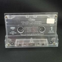 Kaset Korn follow the leader albümü. Orijinal. Kartonet yok. kasette çalışmasına engel olmayan minik kırık var. Sorunsuz çalışıyor.