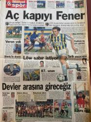 MİLLİYET GAZETESİ DOĞUM GÜNÜ HEDİYESİ - 15 EYLÜL 1998  - TAM TAKIM 34 SAYFADIR -Sami Kohen-Güneri Cıvaoğlu-Gürcan Bilgiç-Ömer Üründül-Halil Özer-Attila Gökçe-Kartal Yiğit-Tankut Antıkacıoğlu-Ragıp Tekin-Hakan Şükür-Süleyman Seba-Rüştü Reçber-Löw-Fatih Terim-Hakan Ünsal-Yavuz Donat-Murat Kiray-Birsen Altuntaş-Jennifer Lopez-Helen Hunt-Billy Crystal-Sezen Aksu-Kıvanç Tatlıtuğ Türban korsanı-Ecel teri döktürdü-Tahrikten teröre-Hindistan’la 3 anlaşma-Aç kapıyı Fener-Löw sabır istiyor-Tarih yazacağız-Devler arasına gireceğiz-Hakan 9 takıma bedel-Goller ve güller-Beşiktaş’ın kalesi düştü-Futbola elektronik göz-Bu gurur Türkiye’nin-Hunt’a ikinci Oscar TV’den-Kıskanılan son bomba-Sezen Alevi filminde-Sporola-karikatürcü İslam Çupi
