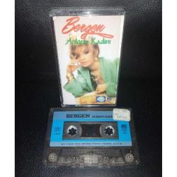 Kaset Bergen acıların kadını albümü. Kaset kartonet orijinal ve sorunsuz