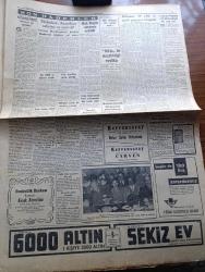 Cumhuriyet Gazetesi - 19 Kasım 1954 - hükümet 10 yıllık bir sağlık programı hazırladı - Atatürk'e ait eser hazırlığı - almanlarla müzakere Pazartesi başlıyor - hürriyeti seçen 5 Çinli İstanbul'da fotoğraf - manken mektebi - operatör Max Thorek Eva Peron sözümü tutsaydı yaşayacaktı dedi - Amerikan filosu geldi fotoğraf - İstinye vapur iskelesi satılığa çıkarılmış - İETT sipariş ettiği malzemeyi getirtemiyor - buzhanelerdeki beyaz peynirlere el konacak - Hüseyin Cahit Yalçın bir davada beraat etti - başvekil Adnan Menderes Amerikan Büyükelçisi Warren'i kabul etti - her yerde olur yazan Burhan Felek - Macar takımı Lobogo bugün geliyor - Galatasaray ModaSpor basketbol maçı - 1001 kuyu yazan Va Nü yazı dizisi - Zoraki Diplomat yazan Yakup Kadri Karaosmanoğlu Yazı Dizisi - taşra'dan gelen veremliler çoğalıyor - 1954-1955 Yunus Nadi mükafatı en güzel fikir yazısı - Garanti Bankası - Edison Ampul - B. Kırım güzellik salonu - bir vergi kaçakçılığı muhbirine 300 bin lira verildi - Tutum Bankası