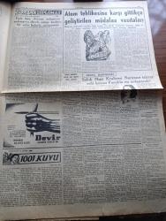 Cumhuriyet Gazetesi - 19 Kasım 1954 - hükümet 10 yıllık bir sağlık programı hazırladı - Atatürk'e ait eser hazırlığı - almanlarla müzakere Pazartesi başlıyor - hürriyeti seçen 5 Çinli İstanbul'da fotoğraf - manken mektebi - operatör Max Thorek Eva Peron sözümü tutsaydı yaşayacaktı dedi - Amerikan filosu geldi fotoğraf - İstinye vapur iskelesi satılığa çıkarılmış - İETT sipariş ettiği malzemeyi getirtemiyor - buzhanelerdeki beyaz peynirlere el konacak - Hüseyin Cahit Yalçın bir davada beraat etti - başvekil Adnan Menderes Amerikan Büyükelçisi Warren'i kabul etti - her yerde olur yazan Burhan Felek - Macar takımı Lobogo bugün geliyor - Galatasaray ModaSpor basketbol maçı - 1001 kuyu yazan Va Nü yazı dizisi - Zoraki Diplomat yazan Yakup Kadri Karaosmanoğlu Yazı Dizisi - taşra'dan gelen veremliler çoğalıyor - 1954-1955 Yunus Nadi mükafatı en güzel fikir yazısı - Garanti Bankası - Edison Ampul - B. Kırım güzellik salonu - bir vergi kaçakçılığı muhbirine 300 bin lira verildi - Tutum Bankası