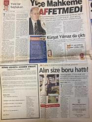 MİLLİYET GAZETESİ DOĞUM GÜNÜ HEDİYESİ - 29 MAYIS 2002 - TAM TAKIM 34 SAYFADIR -Ahmet Necdet Sezer-Bülent Ecevit-Devlet Bahçeli-Hasan Cemal-Güneri Cıvaoğlu-Tuncay Özkan-Feridun Çelik-Sad Orpatat-Hüseyin Kıvrıkoğlu-Kürşat Yılmaz-DHKP-C Özpolat-Serhat Oğuz-Mustafa Oğuz-Aynur Şenoğlu-Rudolf Hoess-Nouma-Cordoba-Sergen Yalçın-Alpay Özalan-Atilla Gökçe-Cüneyt Kırkaya-Necmi Kepetihan-Halil Özer-Hüseyin Tekelioğlu-Yurtiş Tümer-Galip Demir-Ayla Tayhan-Başak Gürsoy-Meral Cihan-Kadife Şahin-Mustafa Özyürek-Ebru Sungur-Botan Berker-Kemal Kıvanç-Cavit Çağlar-Michael Crichton-Aynur Şenoğlu-Tasmaniya Kaplanı DNA’sı-‘O cesur adım’ askerden geldi-İstesem de gidemem-Yüce Yargı affetmedi-Bahçeli yine yerinde saydı-Bahçeli o cesur adımı atar mı-Önümüz kesilirse Tayyip öne çıkar-Yüce Mahkeme affetmedi-Alın size boru hattı-Tasmaniya kaplanı yeniden doğacak-Berlin’in en güzel polisi bir Türk kızı-Ben ölüyorum sen sigorta paramı al-Futbolda vergi reformu-Nouma’ya pençe-Cordoba tamam-Sergen uçuyor