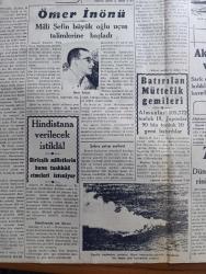 Cumhuriyet Gazetesi - 18 Ağustos 1942 - Tıpkıbasım - hükümetimiz dışarıda nasıl karşılandı yazan Yunus Nadi Başmakale - Recep Peker dahiliye vekili oldu fotoğraf - merhum Doktor Fikri Tüzerin cenazesi dün merasimle kaldırıldı - milli şefimiz İsmet İnönü refakatlerinde bütün devlet erkanı olduğu halde törende hazır bulundular - Moskova Konferansı - Churchill'in de iştirak ettiği büyük toplantı - Moskova'da toplanan müttefikler konferansı'na iştirak eden İngiliz Rus devlet ve Ordu erkanı fotoğraf - alman istihkam kıtaları don üzerinde köprü kuruyorlar Fotoğraf - Alman harp tebliği düşman don dirseğinde mağlup edildi - milli şefin oğlu Ömer İnönü uçuş talimlerine başladı fotoğraf - hindistanı verilecek İstiklal - batırılan müttefik gemileri - Almanlar 105.772 tonluk 19 Japonlar 90 Bin tonluk 10 gemi batırdılar - Sovyet harp tebliği Rus kıtaları Maykop'u tahliye ettiler - Askeri Vaziyet Yazan Emekli General H. Emir Erkilet Yazı Dizisi -  Ülker fırtınası yazan Safiye Erol yazı dizisi
