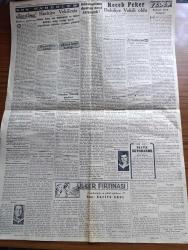 Cumhuriyet Gazetesi - 18 Ağustos 1942 - Tıpkıbasım - hükümetimiz dışarıda nasıl karşılandı yazan Yunus Nadi Başmakale - Recep Peker dahiliye vekili oldu fotoğraf - merhum Doktor Fikri Tüzerin cenazesi dün merasimle kaldırıldı - milli şefimiz İsmet İnönü refakatlerinde bütün devlet erkanı olduğu halde törende hazır bulundular - Moskova Konferansı - Churchill'in de iştirak ettiği büyük toplantı - Moskova'da toplanan müttefikler konferansı'na iştirak eden İngiliz Rus devlet ve Ordu erkanı fotoğraf - alman istihkam kıtaları don üzerinde köprü kuruyorlar Fotoğraf - Alman harp tebliği düşman don dirseğinde mağlup edildi - milli şefin oğlu Ömer İnönü uçuş talimlerine başladı fotoğraf - hindistanı verilecek İstiklal - batırılan müttefik gemileri - Almanlar 105.772 tonluk 19 Japonlar 90 Bin tonluk 10 gemi batırdılar - Sovyet harp tebliği Rus kıtaları Maykop'u tahliye ettiler - Askeri Vaziyet Yazan Emekli General H. Emir Erkilet Yazı Dizisi -  Ülker fırtınası yazan Safiye Erol yazı dizisi