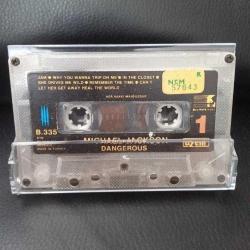 Kaset Michael Jackson Dangerous Albümü. 1991 Kağıt Baskı. Kartoneti yok, baştan sona dinlendi sorunsuz çalışıyor