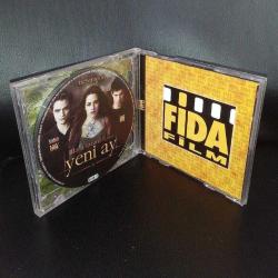 Vcd Twilight alacakaranlık efsanesi Yeni ay new moon. Türkçe dublaj. 2 cd. Çalışmasını etkilemeyen çizikler var. Orijinal. Sorunsuz çalışıyor.