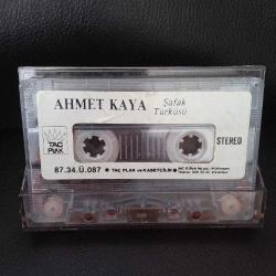 Kaset Ahmet Kaya Şafak türküsü albümü.1987 Taç plak Kağıt Baskı. Kartoneti yok, baştan sona dinlendi sorunsuz çalışıyor