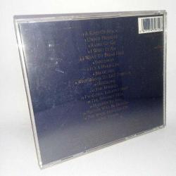 CD Queen greatest hits 2. Dinlemeyi etkilemeyen çizikler var. Orijinal. Sorunsuz çalışıyor.