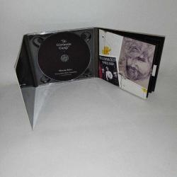 Cd Manuş Baba iki gözümün çiçeği albümü. Kitapçığın son sayfasından bir parça kesilmiş son fotoğrafta görebilirsiniz