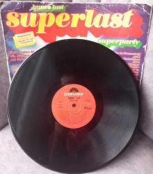 JAMES LAST SÜPER LAST 78'LİK PLAK KONDİSYON 9/10. KARTONETİ BİRAZ DEFORME.  KOLEKSİYONLUK NADİR