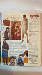 BURDA ELBİSE PATRONLU DERGİ - 2005/9 EYLÜL - MODADA SON TRENDLER - SEZONA ÖZGÜ YENİ UYGULAMALAR - FISTIK YEŞİLİ KOLEKSİYON - STİLİNİZİ BULUN - STİL ÖNERİLERİ VE AKSESUARLAR - ÇOCUKLAR İÇİN ÜNLÜ MARKALARDAN SEÇİMLER - SONBAHAR YENİLİKLERİ - SİYAHIN LÜKS ETKİSİ - FOLKLORİK ÖĞELER - BUKLET KUMAŞIN MODERN YORUMU - OKUR TASARIMLARI - BUKLET CEKET VE TÜL ETEK - GENÇ ÇİZGİ - HARİKULADE KOKTEYL ELBİSESİ - SEZONUN KUMAŞI BUKLET - ASİL VE SADE ŞIKLIK - SONBAHARIN EĞLENCELİ TRENDİ - YENİ KUMAŞ TANITIMI - SİYAH MODA DÜNYASINA EGEMEN - AVCI STİLİYLE SPOR GİYİM - FISTIK YEŞİLİ KOLEKSİYON 44-52 BEDENDE - ÇOCUKLARA ÖZEL TASARIMLAR - SONBAHAR MAKYAJINDAKİ YENİLİKLER - HARİKA BİR FİKİR - BLAZER CEKET VE ETEK - REGAN KOLLAR - ŞAL YAKA - İŞLEMELİ TÜL - ZİKZAK DİKİŞ - SICAK TASARIMLAR - KOKTEYL ELBİSESİ - KREPDÖŞİN KUMAŞ - DRAPELİ GÖĞÜS - BALIKSIRTI MOTİF - MODELLERE TOPLU BAKIŞ - DİKİŞ NOKTACIKLARI - DİKİŞ DENEYİM SEVİYELERİ - CEKET MODELLERİ - PANTOLON MODELLERİ - ETEK MODELLERİ - E –  TAM TAKIM 92 SAYFA