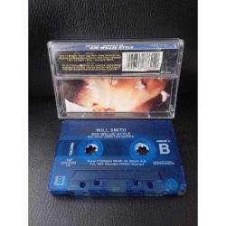 Kaset Will Smith big willie style albümü. Kartonette yıpranma var, kasette fotoğrafta görülen dinlemeye engel olmayan kırık mevcut