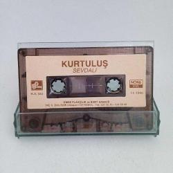 Kaset Kurtuluş sevdalı albümü. Dönem Kağıt Baskı, kartoneti yok.
