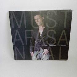 Cd Mustafa Sandal devamı var albümü, dinlemeyi etkilemeyen çizikler var. Orijinal. Sorunsuz çalışıyor.