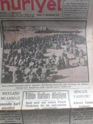 Cumhuriyet Gazetesi - 17 İkincikanun (Ocak) 1941 - Romanya'da neler oluyor Yazan Yunus Nadi Başmakale - Milli Şef İsmet İnönü İngiliz generallerini dün kabul buyurdular - Garp çölünde kazanılan zaferin azameti fotoğraf - Sidi Barani etrafında çölü dolduran on binlerce İtalyan esiri kamplarına doğru hareket emrini bekliyorlar fotoğraf - Amerikan hariciye nazırı Corden Hull britanya  mağlup olursa Amerika onun rolünü yapmaya mecbur olacaktır - Ticaret mektebinde dünkü merasim fotoğraf - Bulgaristan'da sivil Alman subay ve askeri bulunduğunda Amerikan kaynakları ısrar ediyor - bingazi yanıyor askeri Liman tesisatı tahrip edildi - bir Alman Deniz mütehassısının itirafı İngiltere denizlere hakim bulundukça İngiliz Adaları mağlup edilemez - Beyoğlu halkevinde kitap sergisinden bir köşe fotoğraf - Kantoron'un Şekvası yazan Burhan Felek - Kızıl vazo yazan Peride Celal Yazı Dizisi - Şarlo Büyük diktatör rolünde fotoğraf - Charlie Chaplin Büyük diktatör filmi - Galatasaray Beyoğluspor Maçı
