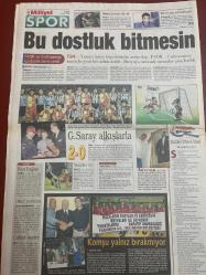 MİLLİYET GAZETESİ DOĞUM GÜNÜ HEDİYESİ - 3 EYLÜL 1999 - TAM TAKIM 30 SAYFADIR -Hüseyin Kıvrıkoğlu-Bülent Ecevit-Hikmet Çetin-İsmail Cem-Hüsamettin Özkan-Hasan Cemal-Güneri Cıvaoğlu-Rafet Aslan-Halil Özer-Vedat Danacı-Gökhan Türe-Erdoğan Şenay-Bilal Meşe-Doğan Koloğlu-Altuğ Atalay-Kartal Yiğit-Afşin Yakuboğlu-Sina Koloğlu-Erman Şener-Bilal Meşe-Haluk Kırcaali-Fatih Terim-Mustafa Doğan-Faruk Süren-Yorgo Batatoudis-Hikmet Çetin-Karolos Papoulias-Mustafa Denizli-Niall Quinn-Abdullah Doğan-Vedat Okyar-Rıdvan Dilmen-Murat Yakın-Fuat Yaman-Tayfur Havutçu-Kevin Keegan-Mustafa Er-Şenol Güneş-Fahri Karagözoğlu-Hikmet Karaman-Mustafa Reşit Akçay-Mustafa Er-Tarık Tüfekçioğlu-Spor yazarları-Ergün Attar-Murat Belge-Kaan Kural-Sadi Karagözoğlu-Mustafa Çakar-Mustafa Denizli’den çalım-Mustafa Doğan şoku-Sırtımdan vuruldum-Bu dostluk bitmesin-Sivil başkaldırı-Helsinki son durak-TV’nin önlenemeyen yükselişi-Türk Yunan barış köprüsü-Bu dostluk bitmesin-Denizli’den çalım-Haydi Ümitler-Hedef Beşiktaş