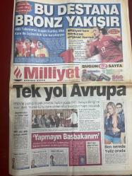 MİLLİYET GAZETESİ DOĞUM GÜNÜ HEDİYESİ - 29 HAZİRAN 2002 - TAM TAKIM 32 SAYFADIR -Şenol Güneş-Hakan Şükür-Rüştü Reçber-Hasan Şaş-Alpay Özalan-Tugay Kerimoğlu-Ümit Davala-Fatih Terim-Hakan Ünsal-Emre Belözoğlu-Bülent Korkmaz-Alpay Özalan-Kaan Dobra-Cengiz Malgir-Guus Hiddink-Rüsti Reçber-Miroslav Klose-Tayfun Korkut-Tarkan-Atilla Gökçe-Bilal Meşe-Ömer Üründül-Halil Özer-Fatih Terim-Mehmet Yılmaz-Rüştü Reçber-Nouma-David Beckham-Gilberto Silva-Orhan Yıldırım-Yusuf Kobal-Vedat Yenerer-Erhan Telli-Halil Özer-Bilgin Gökberk-Pınar Aktaş-Güneri Cıvaoğlu-Hasan Cemal-Mehmet Yılmaz-Yeliz Yeşilmen-Mesut Yılmaz-Tansu Çiller-İsmail Cem-Mustafa İstem-Bülent Ecevit-Rahşan Ecevit-Yılmaz Vural-Rüştü Reçber-Bekir Bozdağ-Baljc G.Saray’da-Türk Yıldızları-Sahaların Efendisiyiz-Bu Destana Bronz Yakışır-Tek Yol Avrupa-Ay Yıldız’ın Gurur Galası-Yüreğimizi Koyduk-Kore’de Üç Eksik-Trabzon’da Mutlu Son-Nouma Aklandı-Kesin Rota Silva