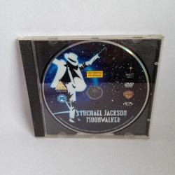 DVD Michael Jackson moonwalker. Kartoneti yok. Cd kabı içerisinde gönderim yapılacaktır. Çalışmasına engel olmayan çizikleri var. Sorunsuz çalışıyor.