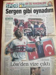 MİLLİYET GAZETESİ DOĞUM GÜNÜ HEDİYESİ - 29 MART 1999 - TAM TAKIM 28 SAYFADIR -Slobodan Milosevic-Fikret Bila-Duran Güngör-Arzum Onan-Semih Kaftan-Mustafa Denizli-Sergen Yalçın-Joachim Löw-Yaşar Saygı-Turgay Ürme-Bilal Meşe-Gürcan Bilgiç-Mustafa Küçük-Ünver Ergün-Ömer Üründül-Erhan Telli-Sina Koloğlu-Erman Şener-Fikret Bila-Fahri Kasırga-Süleyman Demirel-Tayyibe Gülek-Kasım Gülek-Mesut Yılmaz-Ali Müfit Gürtuna-Zekeriya Temizel-Adnan Polat-Ahmet Vefik Alp-Ali Talip Özdemir-Yalçın Özer-Aytaç Durak-Vahit Erdem-Erdem Saker-Kutlu Aktaş-Altan Öymen-Hasan Cemal-Pınar Aktaş-Ahmet Oktay-Ali Kırca-Ayşenur Arslan-Şükrü Saraçoğlu-Yorgo Papandreu-Sergei İvanov-Benazir Butto-Ruşen Çakır-Zeki Demirkubuz-Nazım Hikmet-Soykırım emri-Hayalet vuruldu-Şehitlik çiçek açtı-Mini eteği kamuflajdı-Sergen gibi oynadım-Löw’den vize çıktı-Belediye’nin gözü Aydın-Yorgun savaşçılar-Yeşile beton dikildi-Şimdi sıra sizde-Köşk’ün iki turlu ısrarı-Politikaya baba kucağında ısındı-İstanbul’a vaat yağmuru