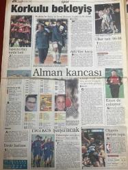 MİLLİYET GAZETESİ DOĞUM GÜNÜ HEDİYESİ - 29 MART 1999 - TAM TAKIM 28 SAYFADIR -Slobodan Milosevic-Fikret Bila-Duran Güngör-Arzum Onan-Semih Kaftan-Mustafa Denizli-Sergen Yalçın-Joachim Löw-Yaşar Saygı-Turgay Ürme-Bilal Meşe-Gürcan Bilgiç-Mustafa Küçük-Ünver Ergün-Ömer Üründül-Erhan Telli-Sina Koloğlu-Erman Şener-Fikret Bila-Fahri Kasırga-Süleyman Demirel-Tayyibe Gülek-Kasım Gülek-Mesut Yılmaz-Ali Müfit Gürtuna-Zekeriya Temizel-Adnan Polat-Ahmet Vefik Alp-Ali Talip Özdemir-Yalçın Özer-Aytaç Durak-Vahit Erdem-Erdem Saker-Kutlu Aktaş-Altan Öymen-Hasan Cemal-Pınar Aktaş-Ahmet Oktay-Ali Kırca-Ayşenur Arslan-Şükrü Saraçoğlu-Yorgo Papandreu-Sergei İvanov-Benazir Butto-Ruşen Çakır-Zeki Demirkubuz-Nazım Hikmet-Soykırım emri-Hayalet vuruldu-Şehitlik çiçek açtı-Mini eteği kamuflajdı-Sergen gibi oynadım-Löw’den vize çıktı-Belediye’nin gözü Aydın-Yorgun savaşçılar-Yeşile beton dikildi-Şimdi sıra sizde-Köşk’ün iki turlu ısrarı-Politikaya baba kucağında ısındı-İstanbul’a vaat yağmuru