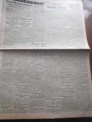 Cumhuriyet Gazetesi - 10 Temmuz 1939 - görünen köy kılavuz istemez yazan Yunus Nadi Başmakale - İngiliz Fransız işbirliği - Fransız hariciye nazırı Bone İngiliz gazetesine mühim beyanatta bulundu fotoğraf - Bulgar başvekili Köseivanof Markoviçle uzun bir mülakat yaptı - Hatay Valisi Şükrü Sökmensüer Ankara'ya gitti - Türkiye Suriye arasındaki eski Hudut taşı Ankara'ya götürülüyor - Türkiye'nin ilk Bükreş Büyükelçisi Hamdullah Suphi Tanrıöver itimatnamesini verdi - Demirspor 1 Beşiktaş 1 fotoğraf - Mogol Sovyet hududuna giden Japon kıtaatı Fotoğrafı - Mahfiruz Sultan yazan Kadircan Kaflı Yazı Dizisi - Belediye sarayı inşaatına başlamak üzere teşebbüslere girildi - Suriye Cumhurreisi Haşim Bey niçin istifa etti - Molotof İngiliz Fransız sefirleriyle görüştü - Louise Reiner Allan Marshall beklenilmeyen Hadise filminde fotoğraf - Lilian Harvey Serenade filminde fotoğraf - Taksim kışlası arsada modern tesisat vücuda getirilecek - milli kümede şampiyon kim olacak - Kasımpaşa kulübü Kongresi