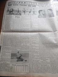 Cumhuriyet Gazetesi - 10 Temmuz 1939 - görünen köy kılavuz istemez yazan Yunus Nadi Başmakale - İngiliz Fransız işbirliği - Fransız hariciye nazırı Bone İngiliz gazetesine mühim beyanatta bulundu fotoğraf - Bulgar başvekili Köseivanof Markoviçle uzun bir mülakat yaptı - Hatay Valisi Şükrü Sökmensüer Ankara'ya gitti - Türkiye Suriye arasındaki eski Hudut taşı Ankara'ya götürülüyor - Türkiye'nin ilk Bükreş Büyükelçisi Hamdullah Suphi Tanrıöver itimatnamesini verdi - Demirspor 1 Beşiktaş 1 fotoğraf - Mogol Sovyet hududuna giden Japon kıtaatı Fotoğrafı - Mahfiruz Sultan yazan Kadircan Kaflı Yazı Dizisi - Belediye sarayı inşaatına başlamak üzere teşebbüslere girildi - Suriye Cumhurreisi Haşim Bey niçin istifa etti - Molotof İngiliz Fransız sefirleriyle görüştü - Louise Reiner Allan Marshall beklenilmeyen Hadise filminde fotoğraf - Lilian Harvey Serenade filminde fotoğraf - Taksim kışlası arsada modern tesisat vücuda getirilecek - milli kümede şampiyon kim olacak - Kasımpaşa kulübü Kongresi