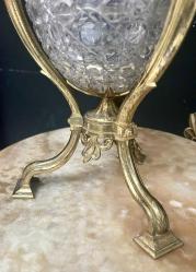 Bronz ayaklı, kristal gövdeli, şapkalı lambader. 19 Y.y. Şapka dahil Y:65 cm.