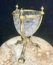 Bronz ayaklı, kristal gövdeli, şapkalı lambader. 19 Y.y. Şapka dahil Y:65 cm.