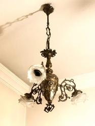 Bronz 3 kollu gül fanuslu avize Ç:50 cm