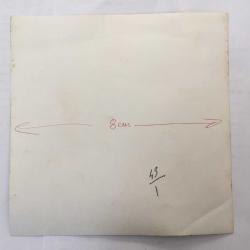 NURİ SESİGÜZEL'İN BÜYÜK BOY ORİJİNAL FOTOĞRAFI  - 18 x 18 cm EBADINDA  - NURİ SESİGÜZEL EVİNDE OĞLU MEHMET,  KIZI BİRGİ ve EŞİ AYSEL SESİGÜZEL'LE NEŞE İÇİNDE ZAMAN GEÇİRİRKEN ÇEKİLMİŞ NET KALİTEDE GÜZEL BİR HATIRA FOTOĞRAFI... ÖZEL ARŞİV.