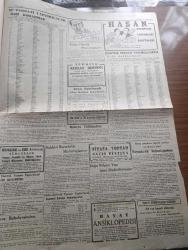 Cumhuriyet Gazetesi - 31 Ekim 1949 - başbakanın rolü Cumhuriyet Başmakale - Dışişleri bakanımız Necmettin Sadak uçakla Paris'e gitti fotoğraf - Necmettin Sadak Tito'nun inanmış bir komünist olduğundan şüphesi bulunmadığını söyledi - hava birliklerimiz tepkili uçaklarla takviye ediliyor - ilk parti 40 50 vampir uçağı bugünlerde memleketimize gelecek fotoğraf - Hava Kuvvetleri başkomutanı Orgeneral Zeki Doğan fotoğraf - Amerikalı tanınmış gazeteci Walter Lippmann İstanbul'da fotoğraf - Celal Bayar Manisa'da Dün mühim bir konuşma yaptı - Galatasaray Vefa'yı 1 0 mağlup etti fotoğraf - 7.500 saat Uçan kadın Jacline Cochrane fotoğraf - Truman'ın İsmet İnönü'ye telgrafı -  Çelik Kralı Andrew Carnegie - Ankara'da Mehmet Akif sokağı - Turgut Reis yazan Halikarnas Balıkçısı Yazı Dizisi - İstanbulspor Emniyet 1 1 berabere kaldı - Nafi Atuf Kansunun cenazesi Dün törenle kaldırıldı - Zafer abidesi filmi Melek sinemasında - İstanbul Ankara Radyosu Programı - Parker 51 dolma kalem - Tiyatro