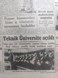 Cumhuriyet Gazetesi - 18 Ekim 1949 - denemeye bakarak yazan Nadir Nadi Başmakale - hükümet ara seçimin katî neticelerini Dün tebliğ etti - hükümet İstanbul'daki iştiraki %19,25 olarak bildirdi - seçim kurulu da son tebliğinde 34,2'ye çıkardı - Yunan çetecileri dün iç harbe son verdiler fotoğraf - Manisa Akhisar'da davul zurnalarla rey sandığı bekleyen halk partililer fotoğraf - lokomotiflerimizde ham raman petrolü yakılacak - Rusya Çin'den sonra hindistan'a el atıyor - Türk hududundaki Rus askeri harekatı - Chopin'in 100. Ölüm yıldönümü sebebiyle İstanbul ve Ankara radyolarında hususi program - Teknik üniversite açıldı açılışa katılan Rauf Orbay'a gençlik büyük tezahürat yaptı fotoğraf - Fransız komünistleri bizim iç işlerimizle uğraşmaya başladılar - korsanlar filmi Lale ve elhamra'da  - Bir Çiçek Üç Böcek filmi -  hala vurdumduymazlık yazan Burhan Felek - gazeteciler cemiyeti'nin dünkü kokteyli fotoğraf - Eyüp'te açılan dispanser fotoğraf - Turgut Reis yazan Halikarnas Balıkçısı