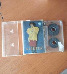 NİLÜFER * SENSİZ OLMAZ * KASET ALBÜM * PEMBE BANDROLLÜ