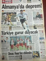 MİLLİYET GAZETESİ DOĞUM GÜNÜ HEDİYESİ - 6 EKİM 1998 - TAM TAKIM 38 SAYFADIR -Süleyman Demirel-Hüsnü Mübarek-Hafız Esad-Turgut Özal-Yasemin Çongar-Hasan Cemal-Güneri Cıvaoğlu-Sami Kohen-Tunca Bengin-Doğan Koloğlu-Fatih Terim-Mustafa Denizli-Bilal Meşe-Yalçın Türk-Halil Özer-Kartal Yiğit-Necmi Kepçetutan-Sinan Sümüt-Tuncay Şen-Sina Koloğlu-Erman Şener-Ataizi-Şeref Oğuz-Yasemin Çongar-Ralph Fiennes-Uma Thurman-Sean Connery-John Travolta-Emma Thompson-Robert Redford-Kristin Scott Thomas-Emma Peel-Güneri Cıvaoğlu-Rasim Cinisli-Gerilim sınırda-Suriye kuzeye Scud yığıyor-Simitis geliyor-Almanya’da deprem-Türkiye gurur duyacak-Bilbao’ya G.Saray modeli-Amokachi bilmecesi-Arena perdeyi açıyor-Godzilla-Atlara Fısıldayan Adam-Kirli Yarış-Tatlı Sert