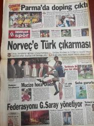 MİLLİYET GAZETESİ DOĞUM GÜNÜ HEDİYESİ - 3 EKİM 1998 - TAM TAKIM 36 SAYFADIR -Mesut Yılmaz-Yalım Erez-Fikret Bila-Güneri Cıvaoğlu-Sami Kohen-Tunca Bengin-Yasemin Çongar-Batu-Kamer Genç-Recep Tayyip Erdoğan-Ünal Korukçu-Samih Tütüncü-Fatih Terim-Hagi-Attila Türker-Halil Özer-Zafer Atamer-Ragıp Tekin-Tuncay Şen-Ömür Avcı-Yalçın Türk-Fevzi Aksoy-Demet Akalın-Serdar Benli-İbrahim Tatlıses-Sakıp Sabancı-Serkan Duygu-Edith Piaf-Asker emir bekliyor-Parma’da doping çıktı-Norveç’e Türk çıkarması-G.Saray’da Rumen operasyonu-Milli maraton başlıyor-Hami isyan etti-İç çamaşırı mayo yasak-Sabancı: Politikacılar Tatlıses kadar olamadı