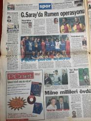 MİLLİYET GAZETESİ DOĞUM GÜNÜ HEDİYESİ - 3 EKİM 1998 - TAM TAKIM 36 SAYFADIR -Mesut Yılmaz-Yalım Erez-Fikret Bila-Güneri Cıvaoğlu-Sami Kohen-Tunca Bengin-Yasemin Çongar-Batu-Kamer Genç-Recep Tayyip Erdoğan-Ünal Korukçu-Samih Tütüncü-Fatih Terim-Hagi-Attila Türker-Halil Özer-Zafer Atamer-Ragıp Tekin-Tuncay Şen-Ömür Avcı-Yalçın Türk-Fevzi Aksoy-Demet Akalın-Serdar Benli-İbrahim Tatlıses-Sakıp Sabancı-Serkan Duygu-Edith Piaf-Asker emir bekliyor-Parma’da doping çıktı-Norveç’e Türk çıkarması-G.Saray’da Rumen operasyonu-Milli maraton başlıyor-Hami isyan etti-İç çamaşırı mayo yasak-Sabancı: Politikacılar Tatlıses kadar olamadı