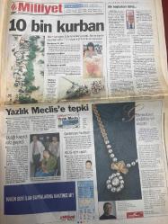 MİLLİYET GAZETESİ DOĞUM GÜNÜ HEDİYESİ - 4 KASIM 1998 - TAM TAKIM 32 SAYFADIR -Hasan Cemal-Nuh Mete Yüksel-Deniz Baykal-Levent Kırca-Derya Sazak-Sema Karabıyık-Derya Tuna-Selim Genç-Sedat Benli-Fatih Terim-Murat Ağca-Bilal Meşe-Güven Taner-Orçun Onat-Bülent Karpat-Doğan Koloğlu-Atila Gökçe-Erman Şener-Vedat Yetişen-Vedat Yetişenler-Gürcan Bilgiç-Bülent Karpat-Güneri Cıvaoğlu-Zafer Mutlu-Tayfun Doğan-Bülent Erkmen-Nesim Malki-Bedirhan Zeki-Taylan Doğan-ABD-İngiltere-Hollanda-Almanya-Fransa-İspanya-Yunanistan-Arnavutluk-Fazilet uyarısı-Terror tuner Aşıyı Scutz-Almanya uyuyor mu-Malki tetikçisi cezaevinde-Gedik gözaltına alındı-Önleyici güvence-CHP desteği grevi erteletti-Bir kamyon bin kaset-Hasan Cemal Milliyet’te-Adriyatik’ten Çin Seddi’ne-Zirve Aslan’ı bekliyor-Toshack çilingir arıyor-Valerenga bizden korksun-Cim Bom’da sarı alarm-Hedef bir puan-Oğuz Aykut Adana’da-Balic Boliç forvette-Yüzler gülüyor-Fenerbahçe’de çaycı yok-Tofaş rövanşı aldı-Avrupa gecesi-Salkım iğrenç poz veriyorlar-