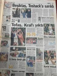 MİLLİYET GAZETESİ DOĞUM GÜNÜ HEDİYESİ - 1 KASIM 1998 - TAM TAKIM 34 SAYFADIR -Ayşe Kulin-Levent Kırca-Güneri Cıvaoğlu-Sezen Aksu-Türkan Soray-Ali Poyrazoğlu-Gazaner Özcan-Halil Özer-Togay Bayatlı-Doğan Koloğlu-Ahmet Çakar-Erdoğan Şenay-Yalçın Türk-Ömer Üründül-Tankut Antakyalıoğlu-Ömür Avcı-Cemal Ersen-Lefter-Hüseyin Kırcalı-Fevzi Gözlüer-Bülent Uzun-Kennedy-Hagi-Arif Hasan Şaş-Hikmet Karaman-Bolic-Ayşe Kulin Bosna’yı yazıyor-Sanatçı direnişi-Hava korsanı gece gömüldü-F.Bahçe söktü aldı-Hagi varsa sorun yok-Oğuz komedisi-Maç saatlerine öfke-Fener’in hakkı Fener’e-İyi futbol önemli değil-İstanbul tatsız golsüz-Trabzon’da şok ve öfke-Futbol Federasyonu’nda yetki krizi