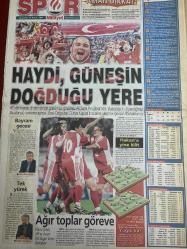 MİLLİYET GAZETESİ DOĞUM GÜNÜ HEDİYESİ - 14 KASIM 2001 -TAM TAKIM 28 SAYFADIR -Ahmet Tekin-Güneri Cıvaoğlu-Hasan Cemal-Mehmet Y. Yılmaz-Murat Saygı-Ahmet Tulgar-Yusuf İslam-Nurdan Akıner-Attila Gökçe-Fatih Terim-Lucescu-Mondragon-Ümit Milli Takımı-Ergün Penbe-Hakan Şükür-Arif Erdem-Hasan Şaş-Ömer Üründül-Erdoğan Şenay-Murat Saygı-Harun Günek-Hanifi Güney-Garbis Özatay-Gizem Özdilli-Benhan Duygu-Daniel Colagrossi-İlaç gibi-Taliban dağa halk berbere-Hedef Armutlu ileri-Cep kumarı iptal edildi-Zap yapmak refleks oldu-Viagra bisiklete bindi-UFO heyecanı-Hollanda’dan çöpçü geldi-Seksi açılış-İstanbul aramızda kalsın-Terim’e dön çağrısı-Galip geldik ama barajı geçemedik-Ümitler’e yetmedi-Haydi güneşin doğduğu yere-Ağır toplar göreve-Zaplamak bende bir refleks oldu-Namazdan çıkıp imzaya koştu