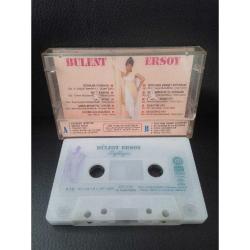 Kaset Bülent Ersoy söylüyor ak güvercin albümü. Orijinal 1987 kemik baskı. Temiz. Koleksiyonluk