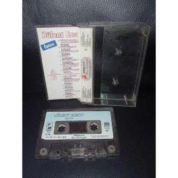 Kaset Bülent Ersoy öptüm albümü. 1990 kağıt baskı. Orijinal. Temiz. Koleksiyonluk