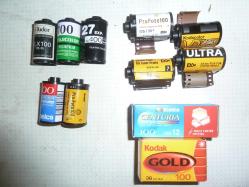 FOTOĞRAF MAKİNESİ FİLMİ 35MM ve 120 ROL 2 ADET+5 ADET ÇIKMA FİLM+5 ADET RESİM ÇEKİLMİŞ FİLM+2 ADET BOŞ KKUTU 13 ADET